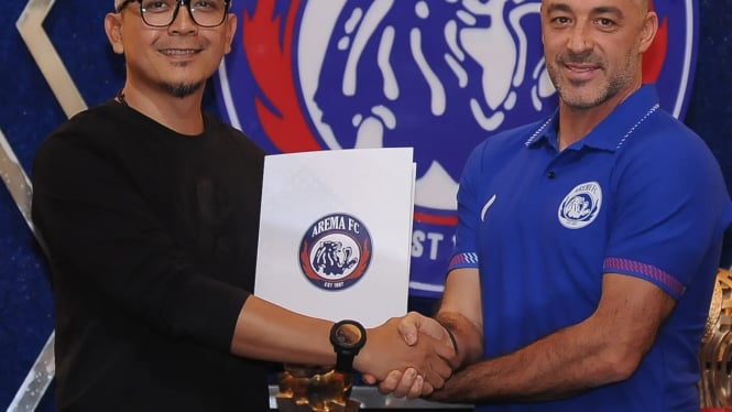 Arema FC saat memperkenalkan Ze Gomes sebagai pelatih baru (dok Arema FC)