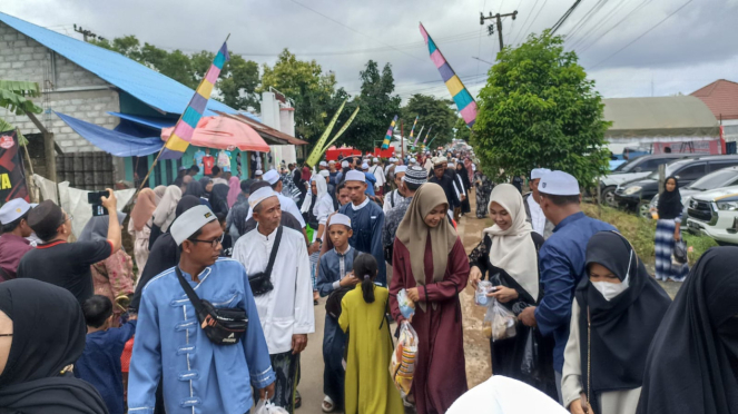 Penampakkan jemaah Haul ke-20 Abah Guru Sekumpul yang memadati jalan di wilayah Sekumpul Ujung - Foto Dok Faidur 