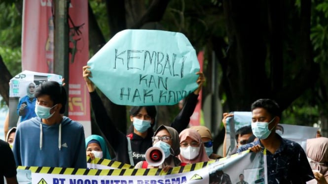 Puluhan korban dugaan investasi bodong datangi Polda Metro Jaya.