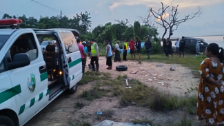 Kecelakaan Anggota TNI AL di Sampang Meninggal, Diduga Mobil Bawa Rokok Ilegal