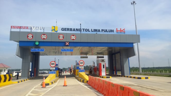 Gerbang Tol Lima Puluh, Kabupaten Batubara.(B.S.Putra/VIVA)