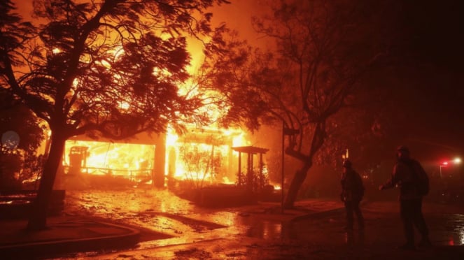 Kebakaran di Los Angeles, California.