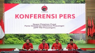  Warga Negara Harus Taat Hukum