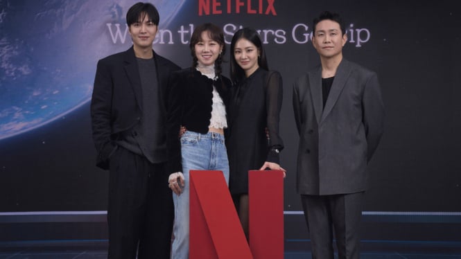 Credit Netflix Konferensi Pers When the Stars Gossip 