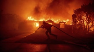 Kebakaran di Los Angeles, 10 Orang Tewas-Rumah dan Toko Dijarah