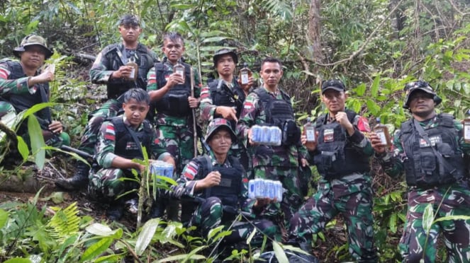 VIVA Militer: Prajurit Satgas Yonzipur 8/SMG di Hutan Long Midang