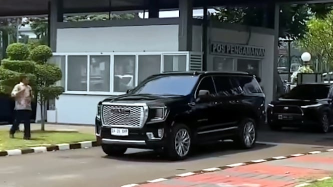 GMC Yukon masuk ke Gedung DPR/MPR