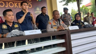 Sulfur hingga Selongsong Kembang Api Ditemukan di Rumah Polisi Mojokerto yang Meledak