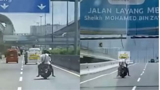 Viral Aksi Pemotor Cengtri Tanpa Helm Nekat Masuk Tol MBZ, Diduga Lagi Kejar Mobil