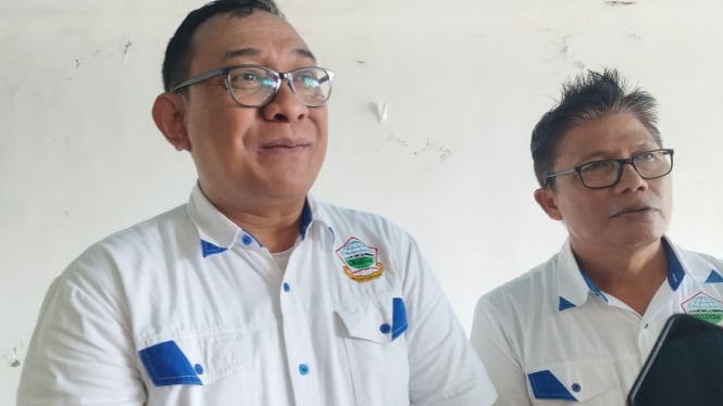 Ketua DPD Organda Provinsi Bali I Nyoman Arthaya Sena (kiri)