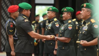 KSAD Maruli Pimpin Sertijab 2 Jabatan Strategis TNI, Jenderal Kopassus Ini Melesat Sandang Pangkat Letnan Jenderal