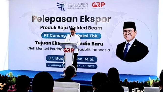 [dok. Menteri Perdagangan, Budi Santoso, saat melepas ekspor balok las PT Gunung Raja Paksi Tbk (GGRP) ke Selandia Baru, di kawasan Cikarang Barat, Bekasi, Jawa Barat, Rabu, 15 Januari 2025]