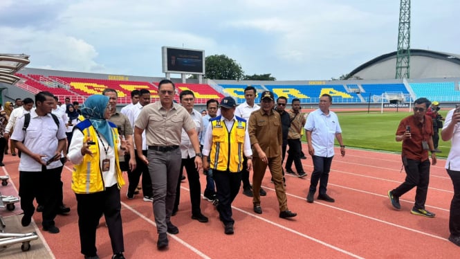 Menko AHY sidak renovasi Stadion Gelora Delta Sidoarjo