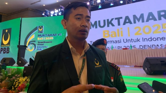 Ketua Umum Partai Bulan Bintang  Gugum Ridho Putra