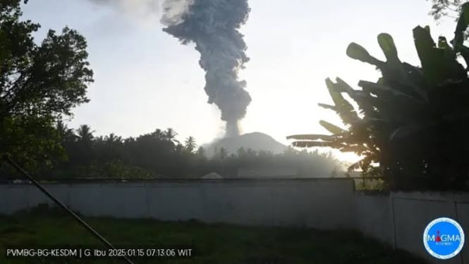 Gunung Ibu di Halmahera Barat Naik Status Jadi Awas Usai Kembali Erupsi. (Foto Humas PVMBG).