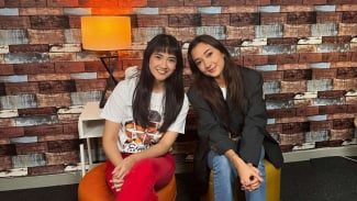 Carissa Perusset dan Nadia Arina Ungkap Tantangan yang Dihadapi Saat Syuting Film Cinta Tak Pernah Tepat Waktu