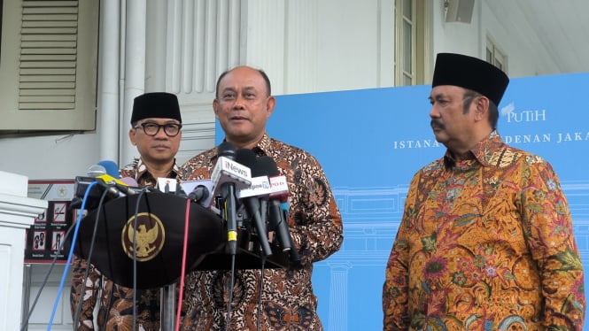 Kepala Badan Gizi Nasional (BGN), Dadan Hindayana dalam konferensi pers di Kompleks Istana Kepresidenan, Jakarta Pusat, Jumat, 17 Januari 2025