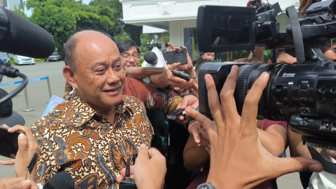 Kepala BGN, Dadan Hindayana di Kompleks Istana Kepresidenan, Jakarta Pusat, Jumat, 17 Januari 2025