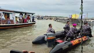 TNI AL Bongkar Pagar Laut Misterius di Perairan Tengerang