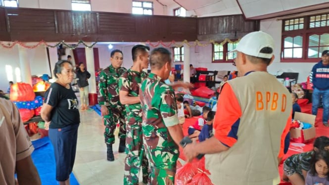 Sebanyak 255 jiwa terdampak erupsi Gunung Ibu masih berada di pengungsian