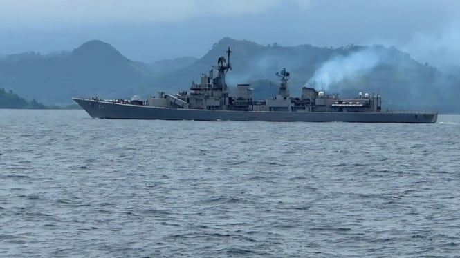 VIVA Militer: KRI Alamang pantau kapal perang asing di Selat Sunda