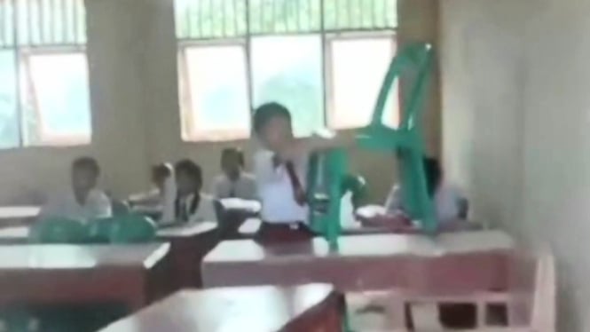 Sekolah SD di Kabupaten Nias, yang viral gurunya sekitar satu tidak masuk.(tangkap layar)