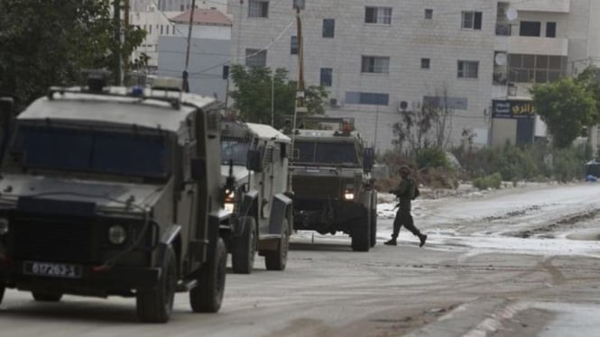 Tentara Israel menewaskan seorang remaja Palestina dan melukai dua orang lainnya dalam sebuah penggerebekan pada Minggu malam, 19 Januari 2025, di Tepi Barat.