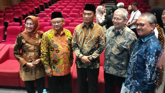 Mendikdasmen, Prof Abdul Mu'ti (kedua dari kiri)