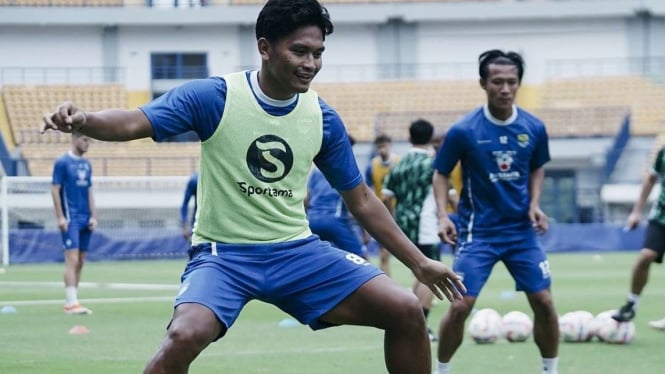 Pemain Persib Bandung, Ahmad Agung