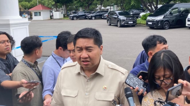 Menteri Perumahan dan Kawasan Permukiman Maruarar Sirait alias Ara Hadiri Ratas di Istana Negara