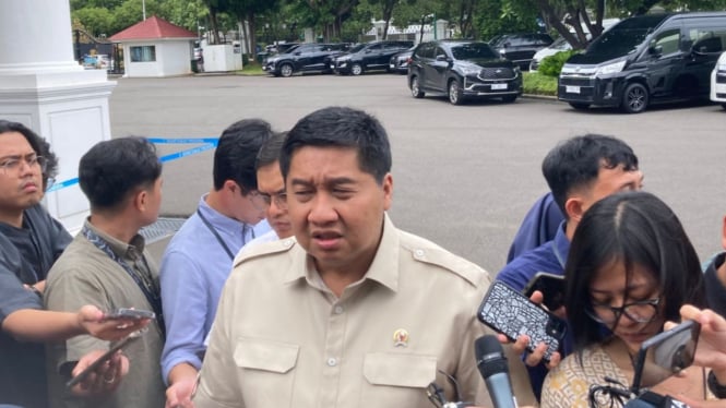 Menteri Perumahan dan Kawasan Permukiman Maruarar Sirait alias Ara Hadiri Ratas di Istana Negara