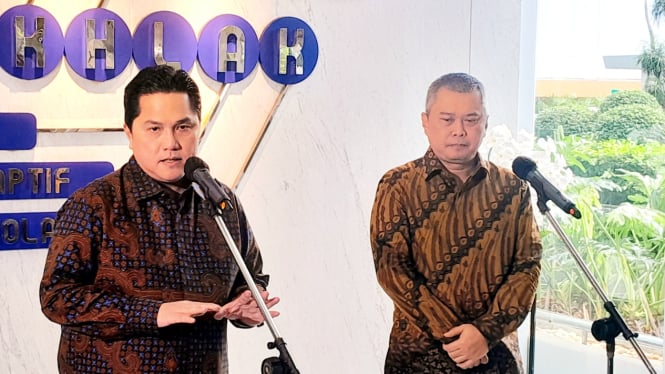 [dok. Menteri BUMN, Erick Thohir bersama Menteri Perhubungan, Dudy Purwagandhi, dalam konferensi pers di kantor Kementerian BUMN, Jakarta, Selasa, 21 Januari 2025]