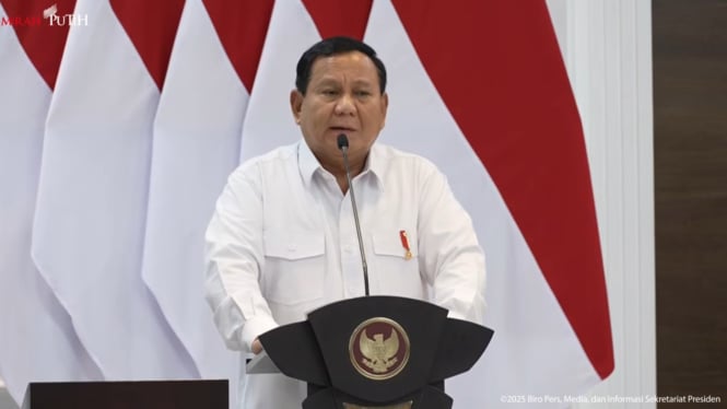 Presiden RI Prabowo Subianto memimpin sidang kabinet paripurna di Kompleks Istana Kepresidenan, Jakarta Pusat, Rabu, 22 Januari 2025 (sumber: Tangkapan Layar YouTube Sekretariat Presiden)