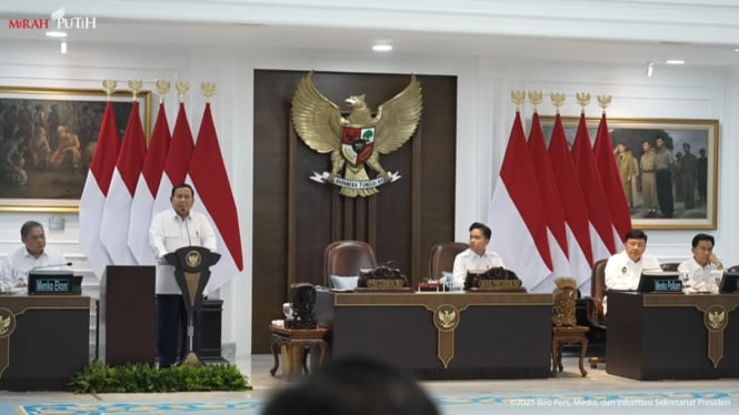 Presiden RI Prabowo Subianto memimpin sidang kabinet paripurna di Kompleks Istana Kepresidenan, Jakarta Pusat, Rabu, 22 Januari 2025.