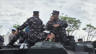 Ini Deretan Alutsista TNI AL yang Dikerahkan Dalam Operasi Pembongkaran Pagar Laut Misterius di Perairan Tangerang