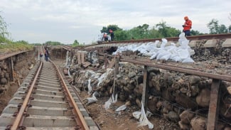 Imbas Banjir di Grobogan, 29 Perjalanan Kereta Api Dibatalkan dan 89 KA Harus Memutar