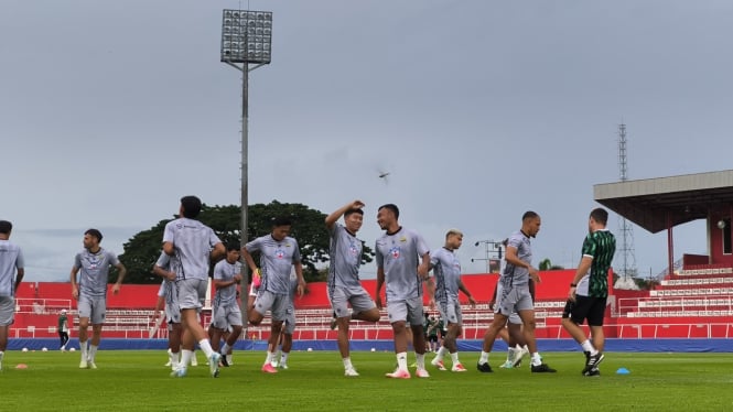 Pemain Persib tengah melakukan persiapan terakhir jelang laga melawan Arema FC (istimewa) 