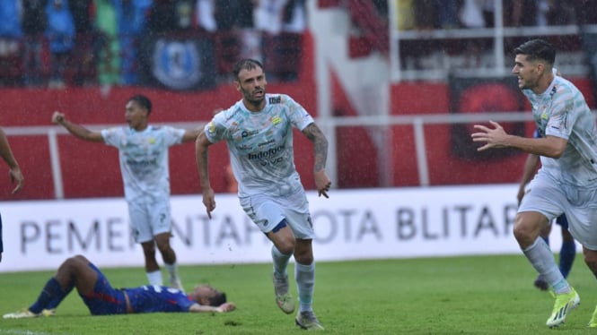 Pemain Persib Bandung, Tyronne del Pino jebol gawang Arema FC