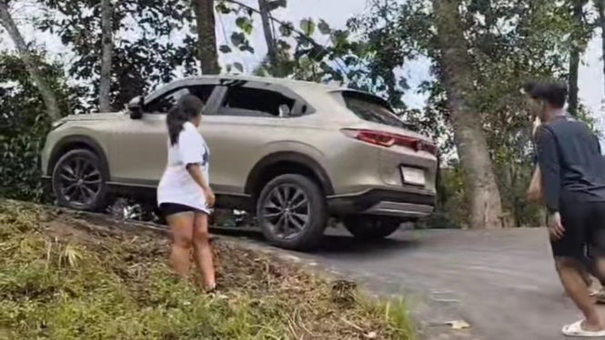 Viral Honda HR-V Gagal Nanjak Hingga Merepotkan Banyak Orang