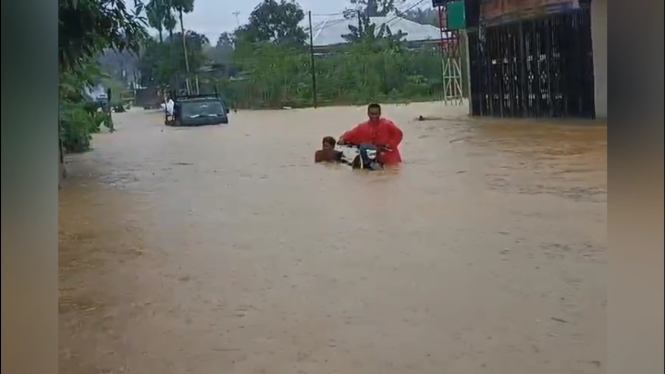 Banjir Landa Kota Kendari, Warga Keluhkan Penanganan Lamban