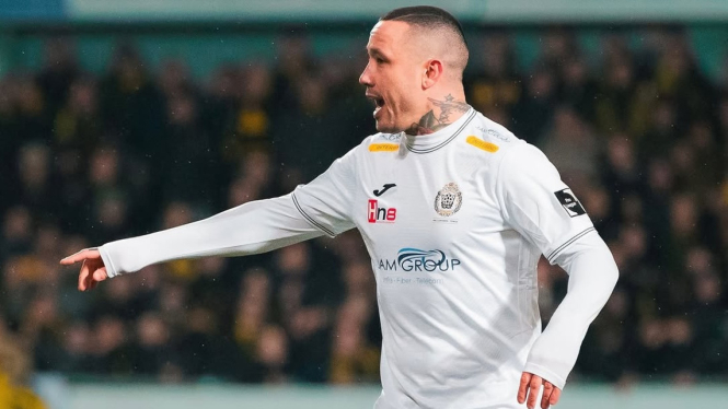 Radja Nainggolan di Lokeren-Tamse