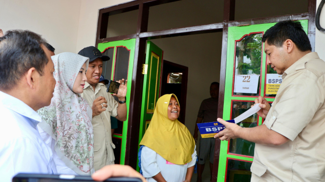 Menteri Perumahan dan Kawasan Pemukiman Maruarar Sirait saat meninjau perumahan bersubsidi di Lovina Bali.