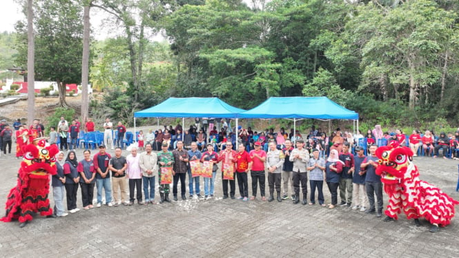 Aksi Barongsai dan Bakti Sosial Meriahkan Momen Imlek Masyarakat Pulau Galang