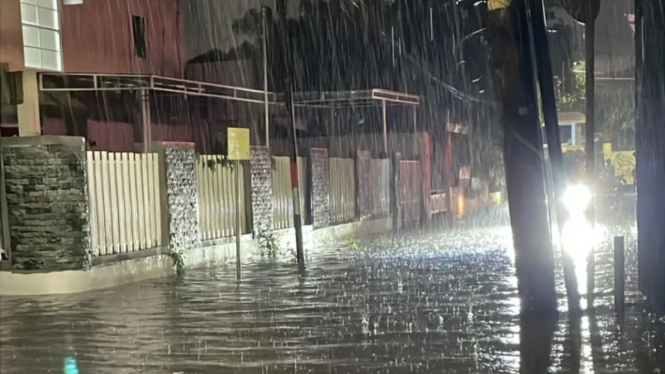 Hujan Lebat Kamis Malam Sebabkan 17 RT di Jakarta Banjir, Ribuan Warga Terdampak