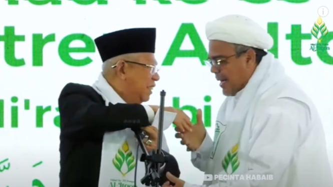 Setelah Lama Berjarak, Habib Rizieq dan Kiai Ma’ruf Amin Kembali Satu Panggung