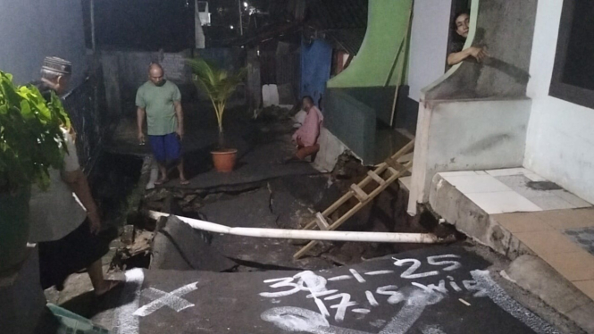 Amblas, Akses Jalan Pondok Duta dan Bukit Cengkeh Depok Terputus