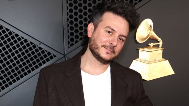 Bersaing dengan Nama Besar, Daniel Nigro Sukses Amankan Piala GRAMMY 2025