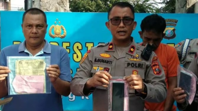 ソンガル警察署長、強盗事件の報道声明を出すとき、Bambang G Hutabarat。