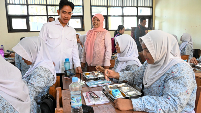 Dok. Biro Pers Sekretariat Wakil Presiden, Wapres Gibran Tinjau Program Makan Bergizi Gratis di SMPN 11 Depok