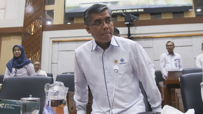 RI Dihantui Badai PHK, Menaker hingga Menteri Pariwisata Buka Suara